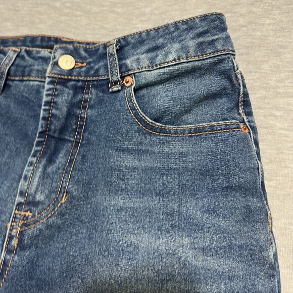 Frye Straight Leg Jeans Women’s Size 28x30 High Rise Medium Wash Stretch Denim - Picture 6 of 16